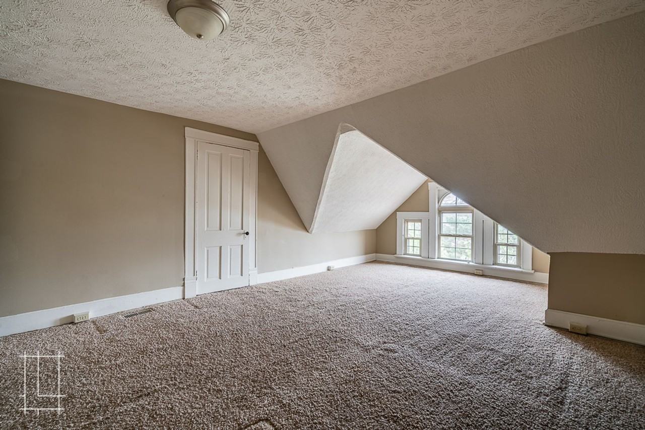 Neil House - Photo 7 of 50