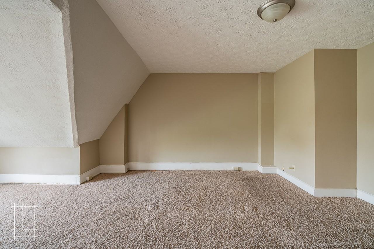 Neil House - Photo 5 of 50