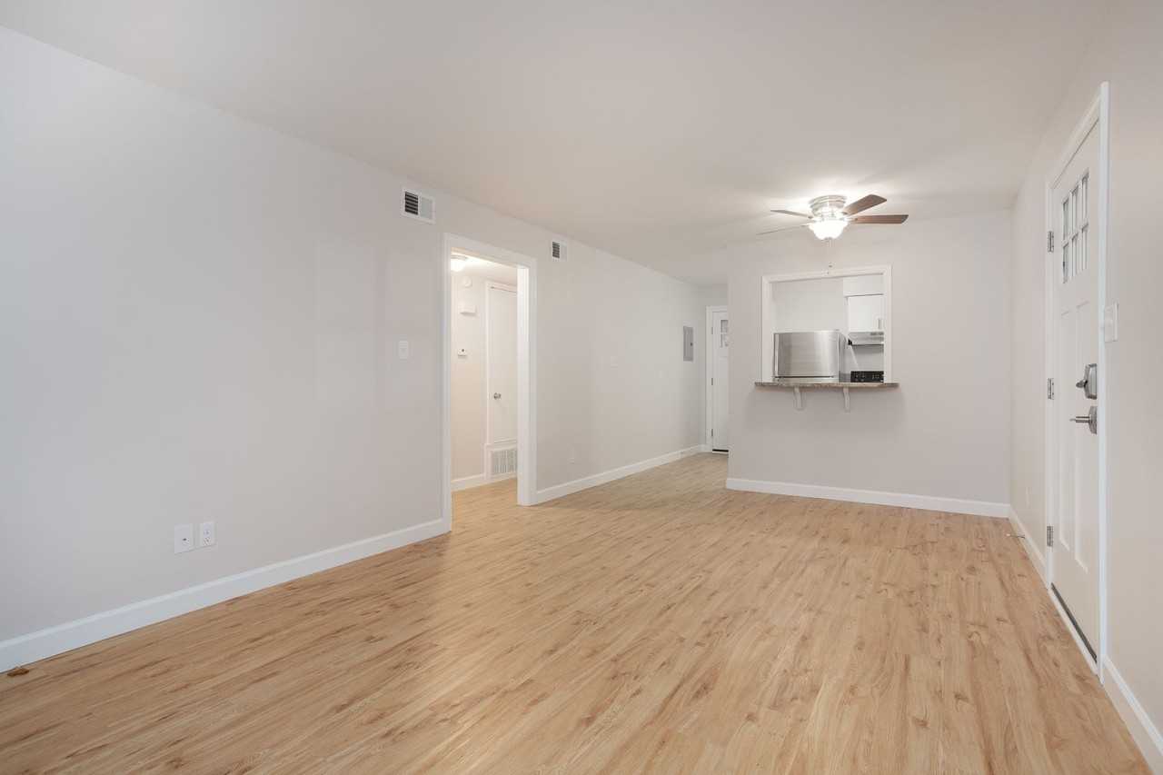 Elon Place - Photo 7 of 20