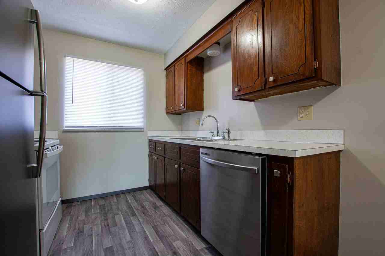 Southern Manor Apartments, 8252 - Photo 3 of 16