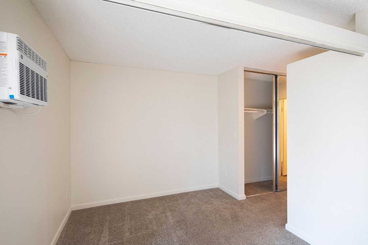 4841 Parks Ave - Photo 3 of 12