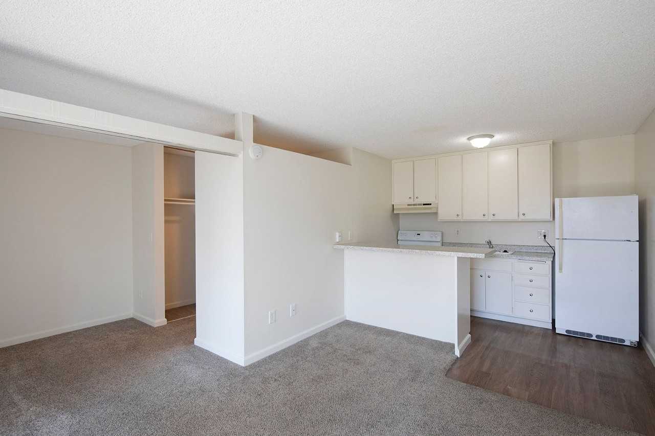 4841 Parks Ave - Photo 6 of 12