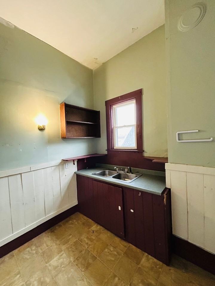 145 Main St - Photo 2 of 10