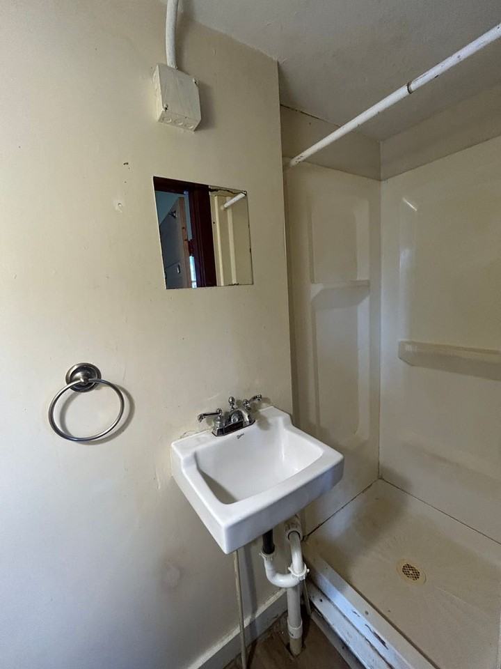 145 Main St - Photo 3 of 10