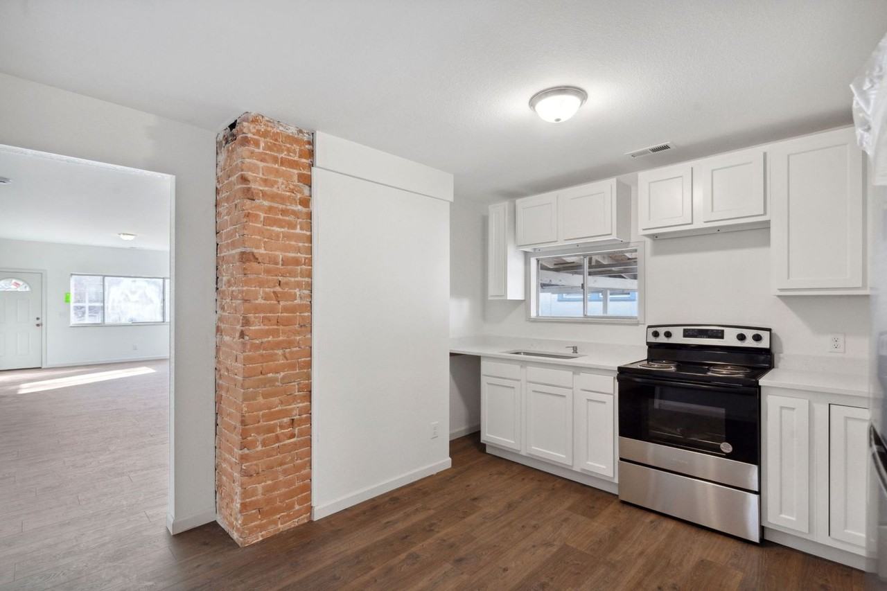 1719 6th Ave - Photo 4 of 16