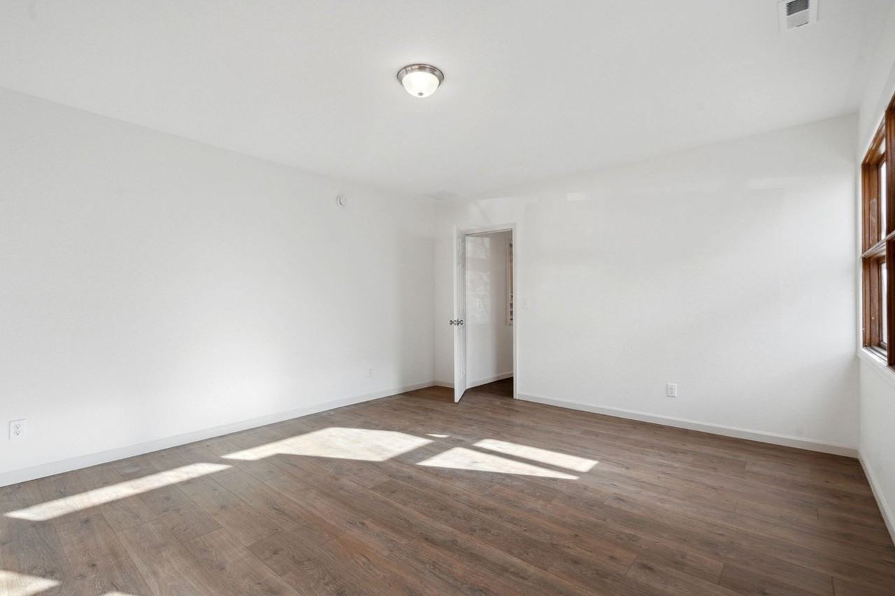 1719 6th Ave - Photo 6 of 16
