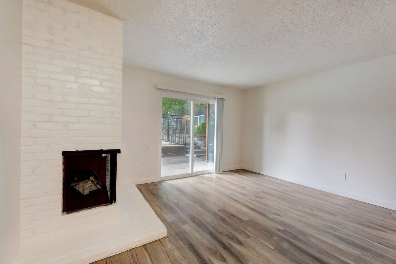 Icon Apartments - Photo 2 of 19