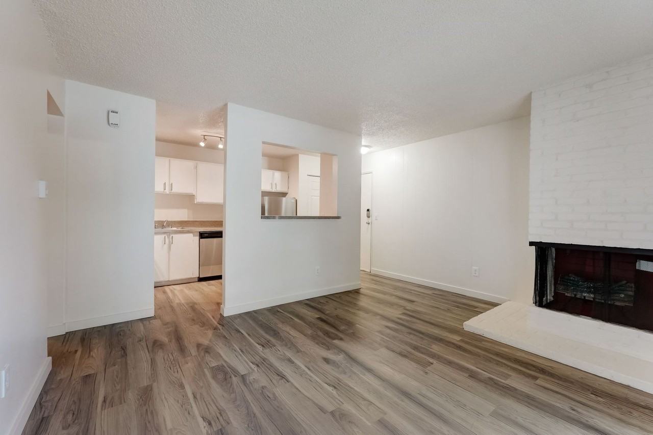 Icon Apartments - Photo 4 of 19