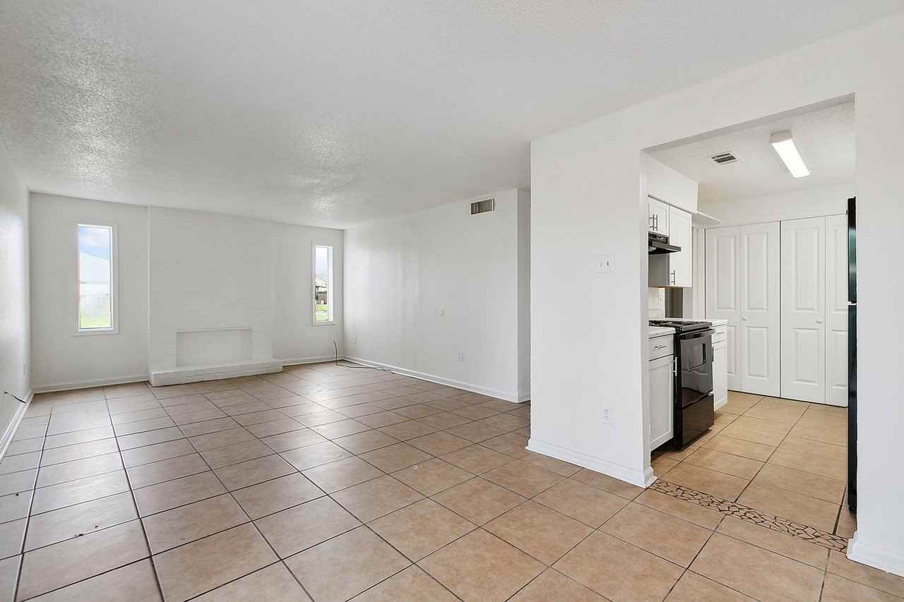 904 West Monterey Court - Photo 3 of 11