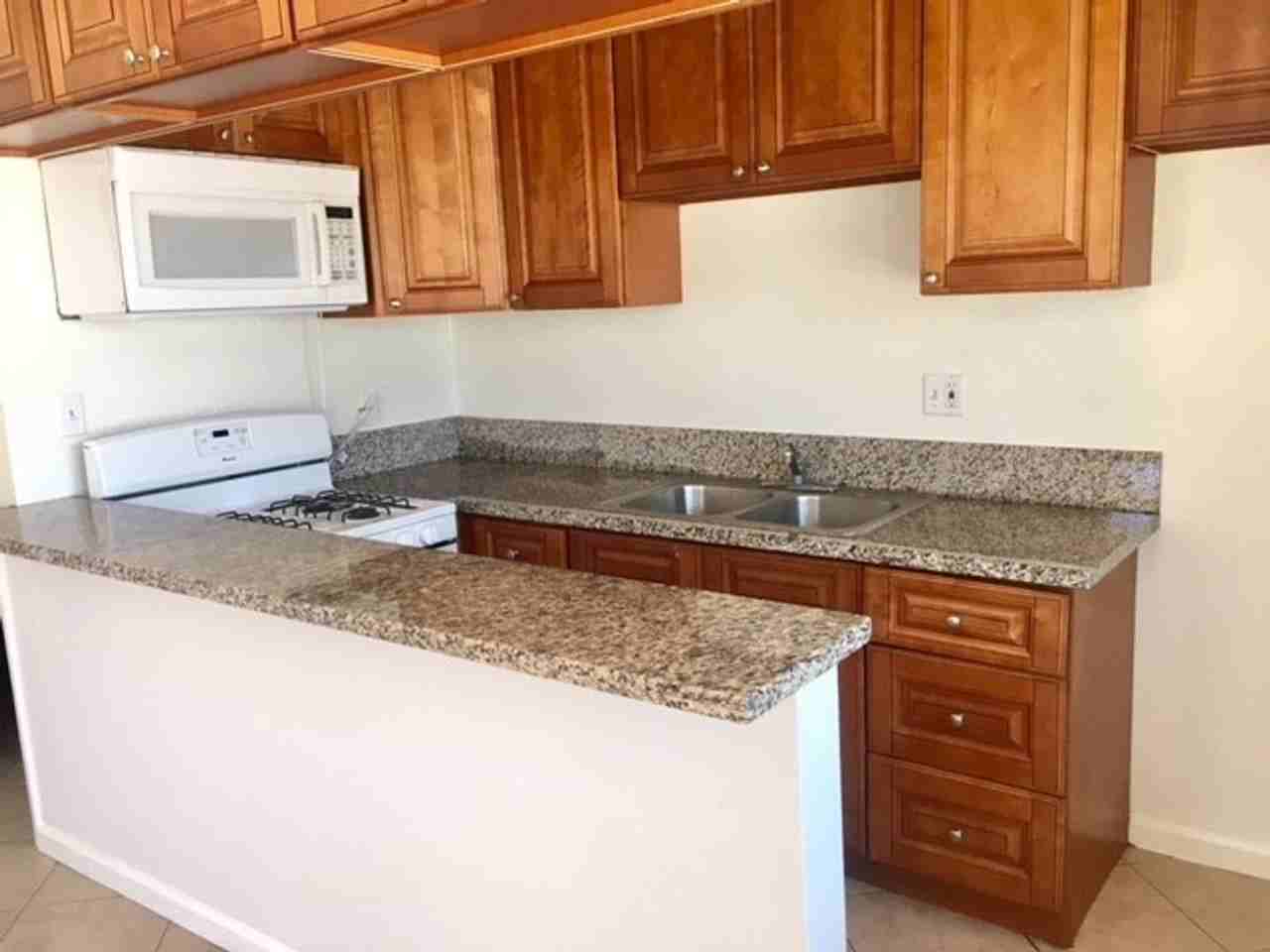 20th714-718 - Photo 2 of 11