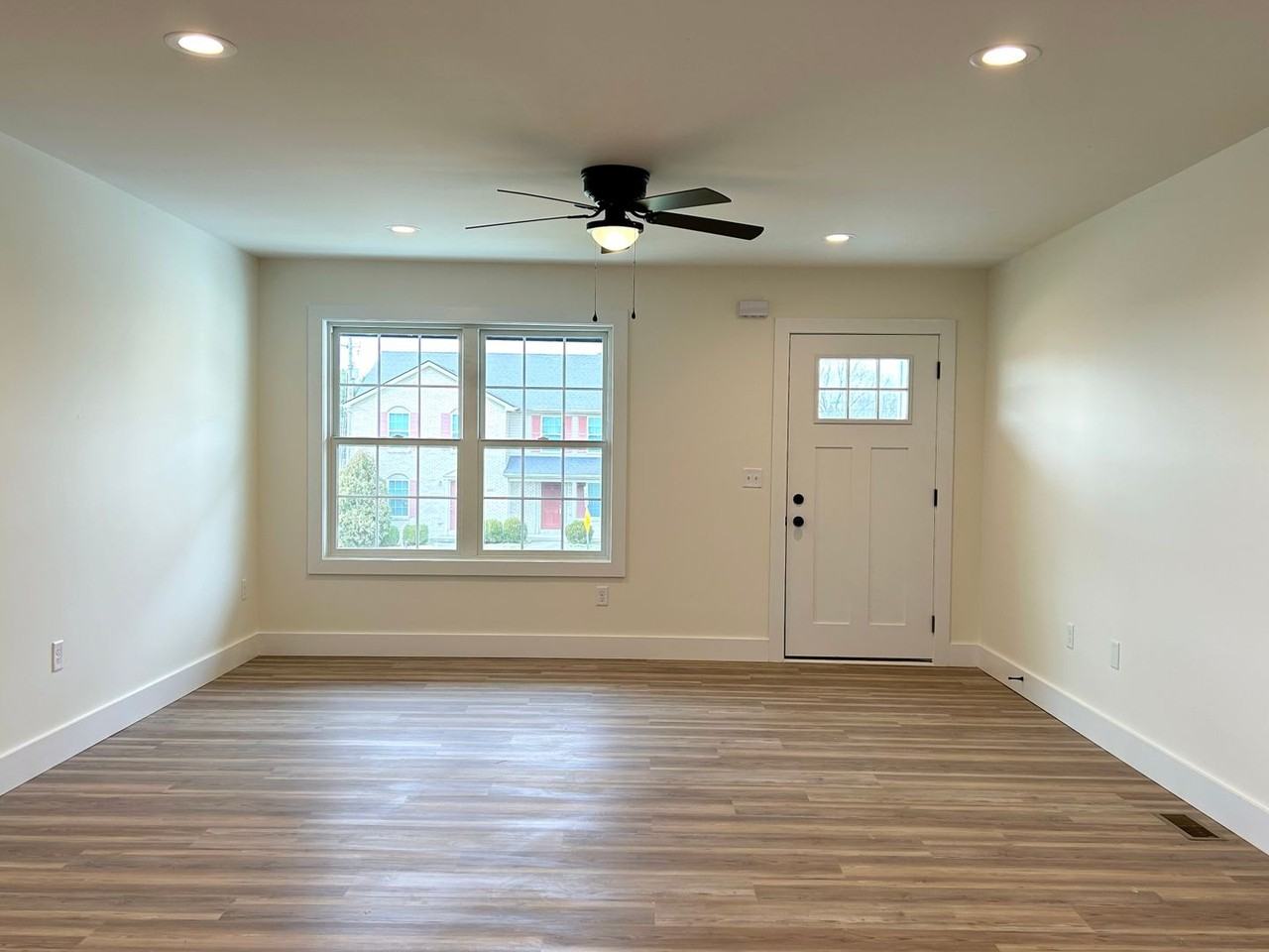 320/322 Winding Branch Drive - Photo 3 of 16