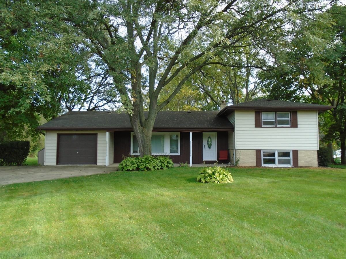 29W512 Forestview Dr - Photo 2 of 25