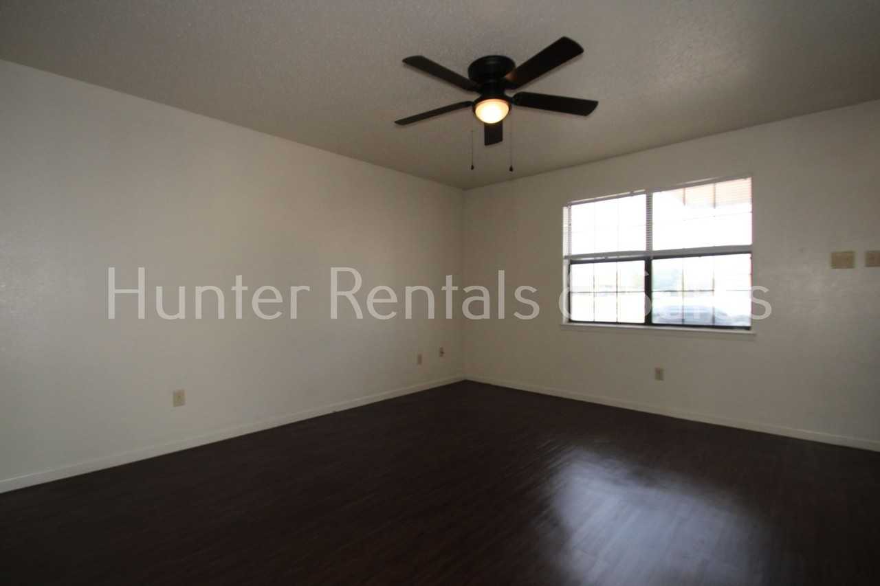 3802 Charolais Dr Apt D - Photo 5 of 20