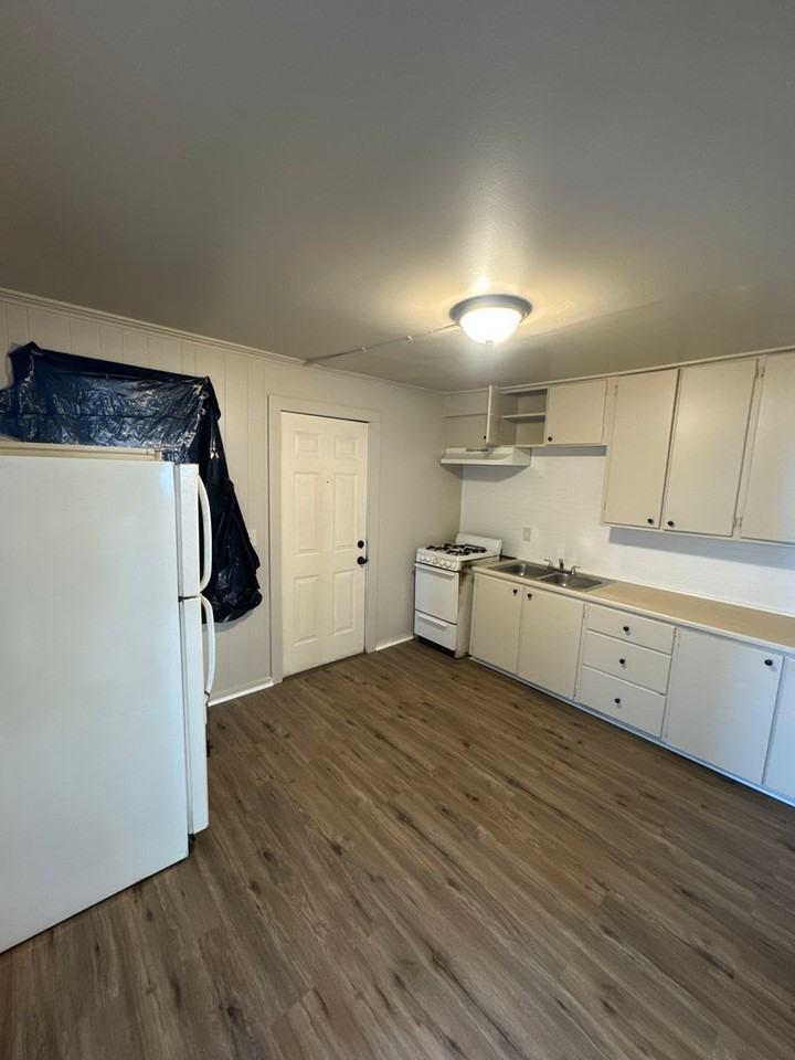 1848 Franklin St. - Photo 3 of 6