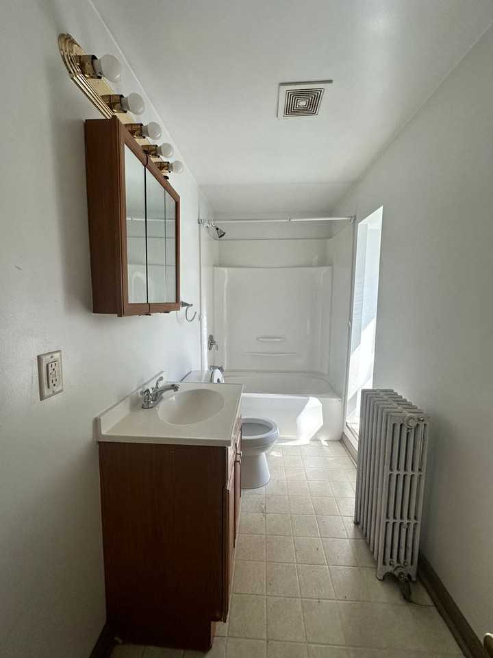 518 N 8TH STREET - Photo 3 of 4