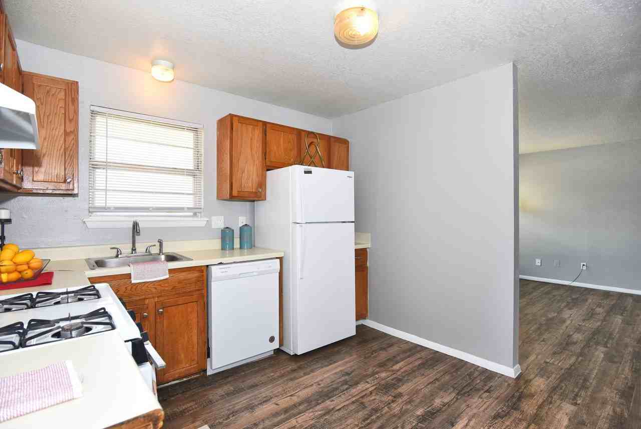 Summerstone Duplexes - Photo 4 of 19