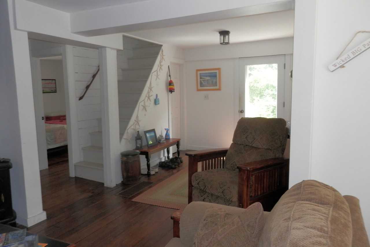 6 Essex Square - Photo 3 of 16