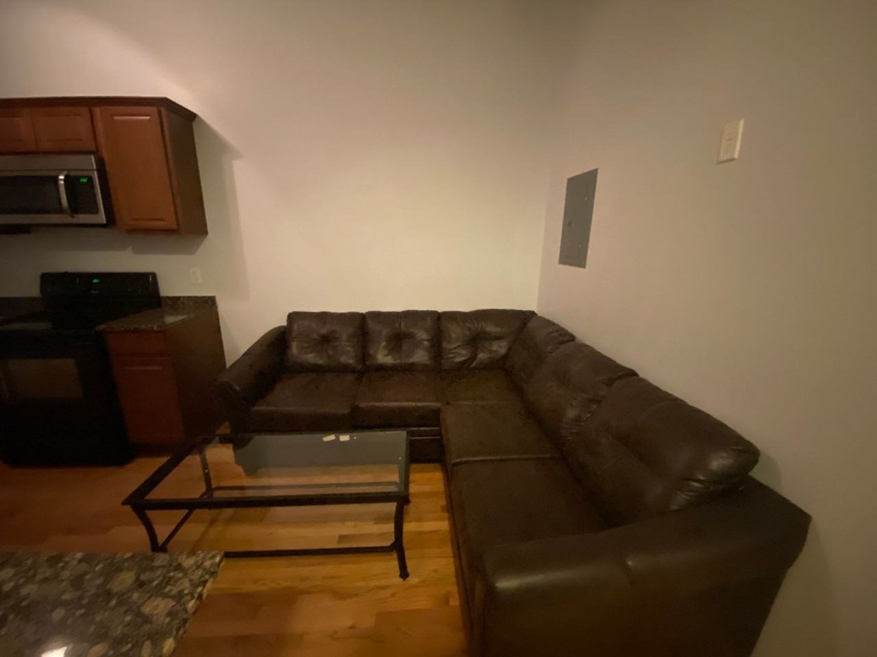 915 Oakland - Photo 2 of 9