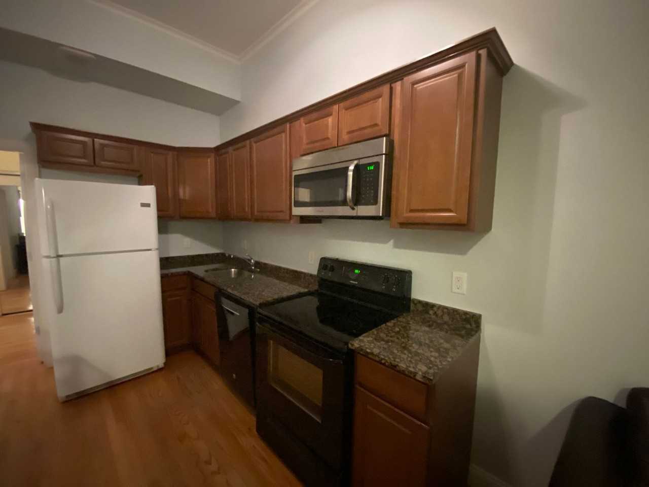 915 Oakland - Photo 3 of 9