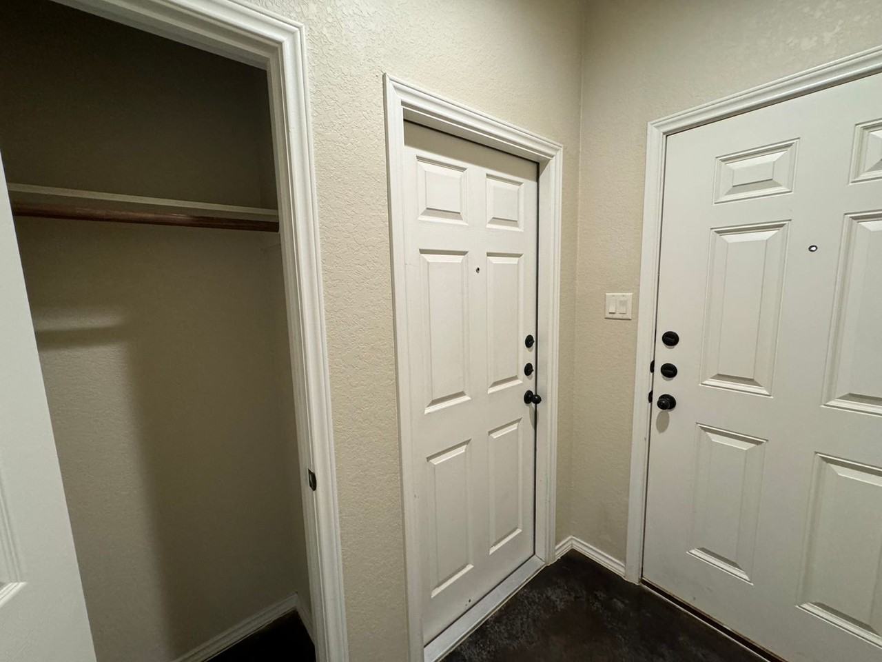 204 Ragsdale Way - Photo 2 of 23