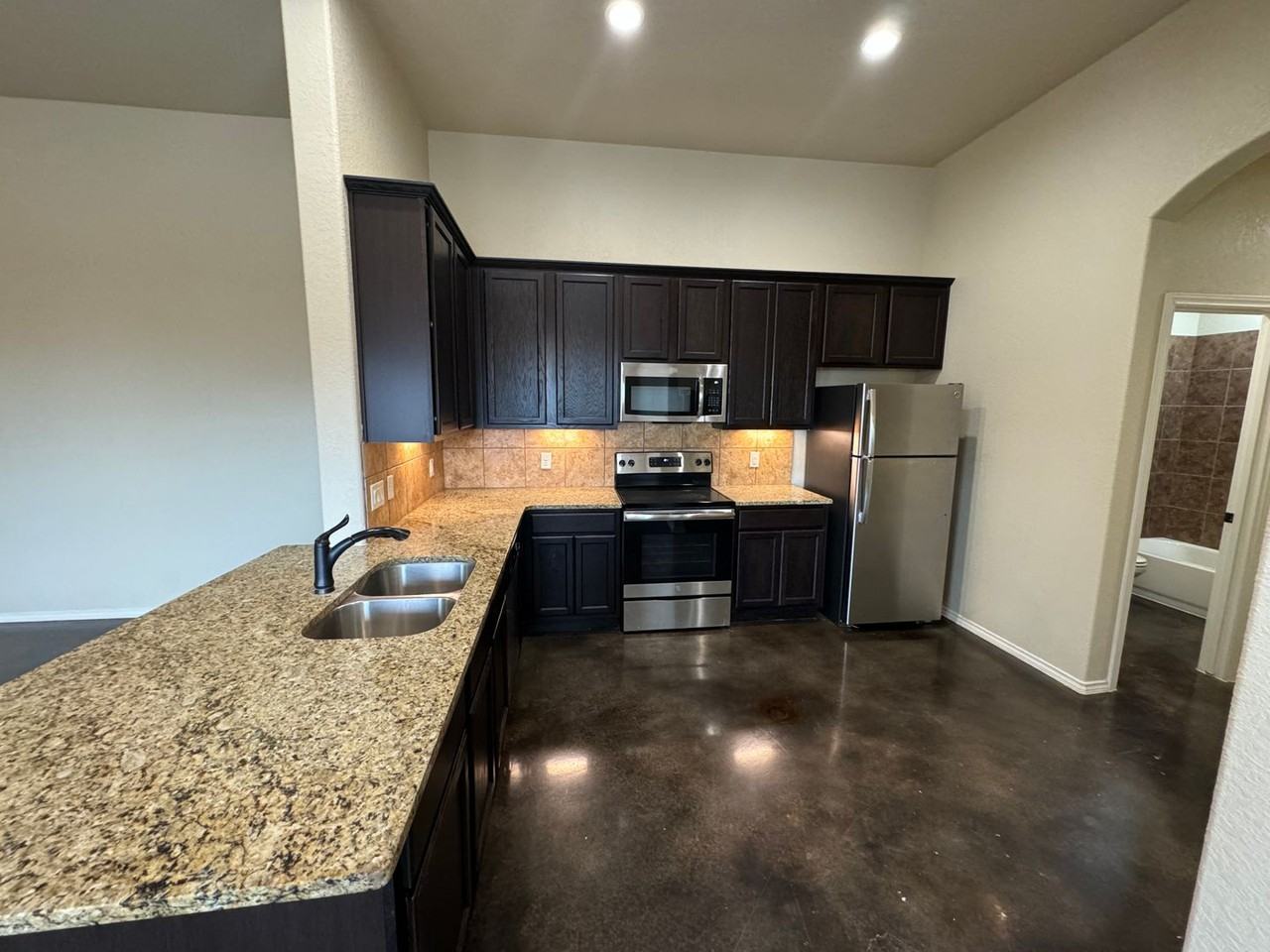 204 Ragsdale Way - Photo 5 of 23