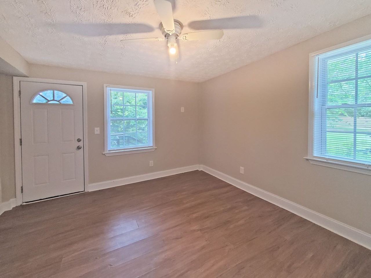 101 Sunset - Photo 3 of 8