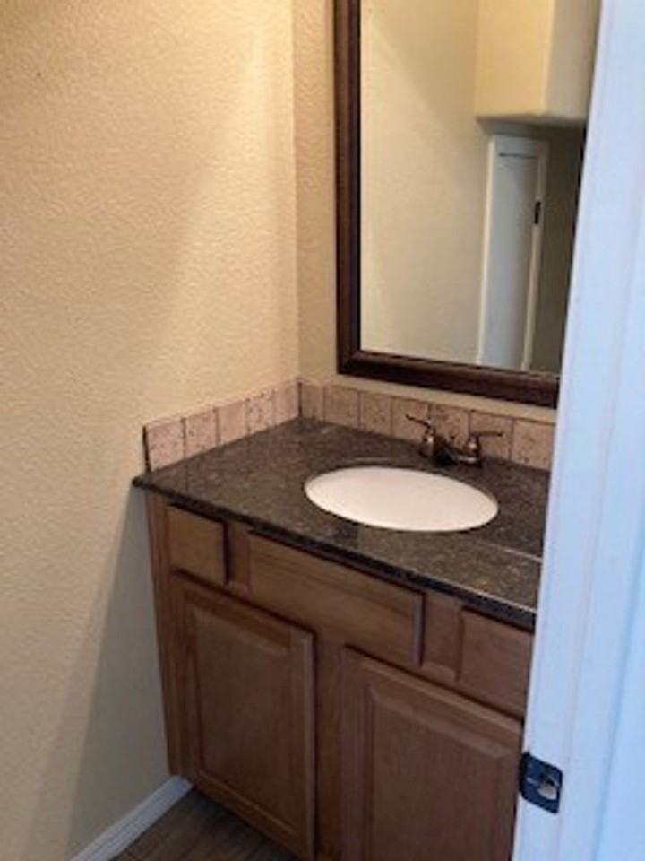 PARKER-SUNCHASE TOWNHOMES - Photo 3 of 18