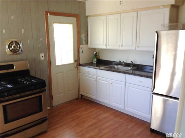 139 Rockaway Ave - Photo 3 of 4