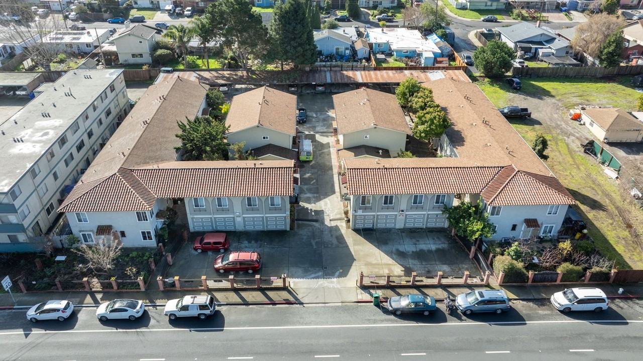 Casa Sobrante Town Homes - Photo 7 of 25