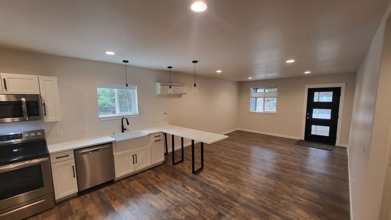 1460 NW Newport Avenue - Photo 5 of 32