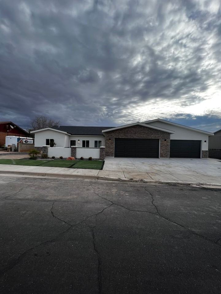 FF06 Apartments 602 N 2200 E, St UT 84790 Zumper