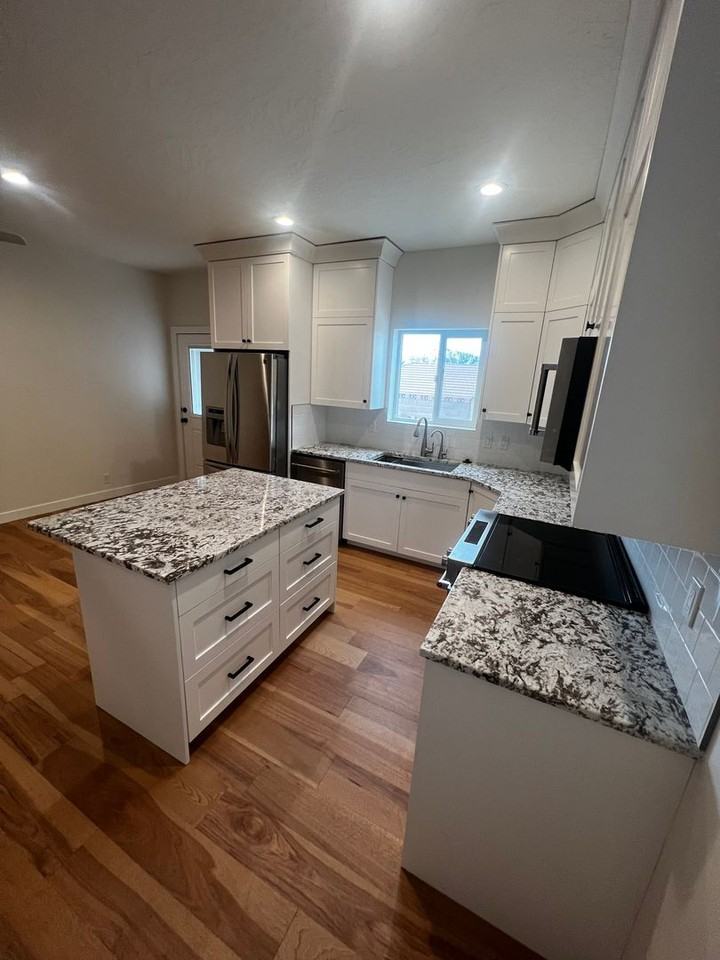 602 N 2200 E - Photo 2 of 9