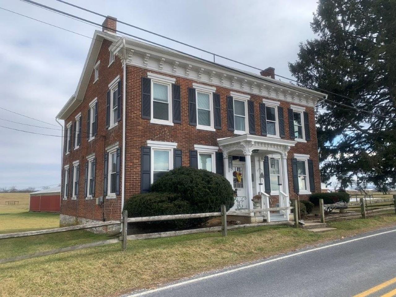 765 Eppley Rd - Photo 2 of 13