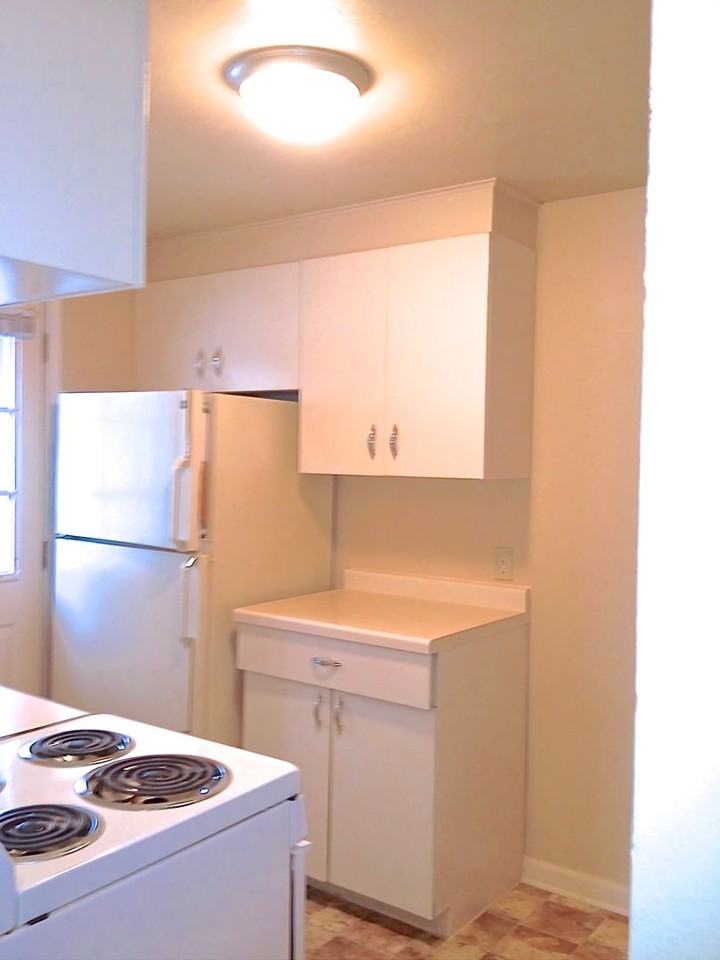 1190 Minahan St - Photo 4 of 4