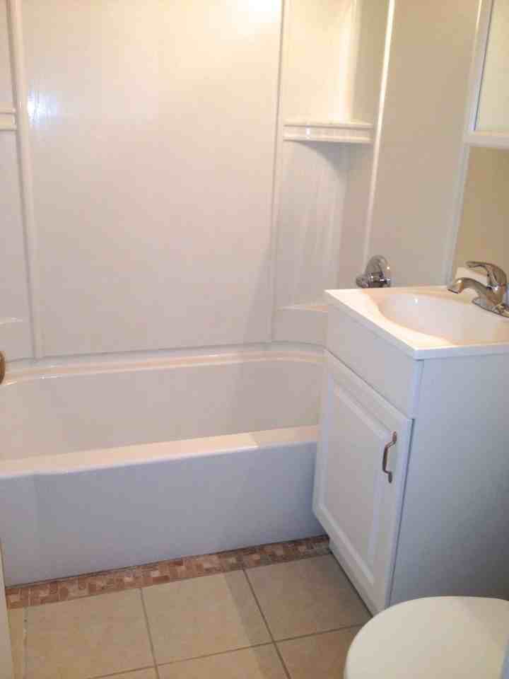 1190 Minahan St - Photo 2 of 4