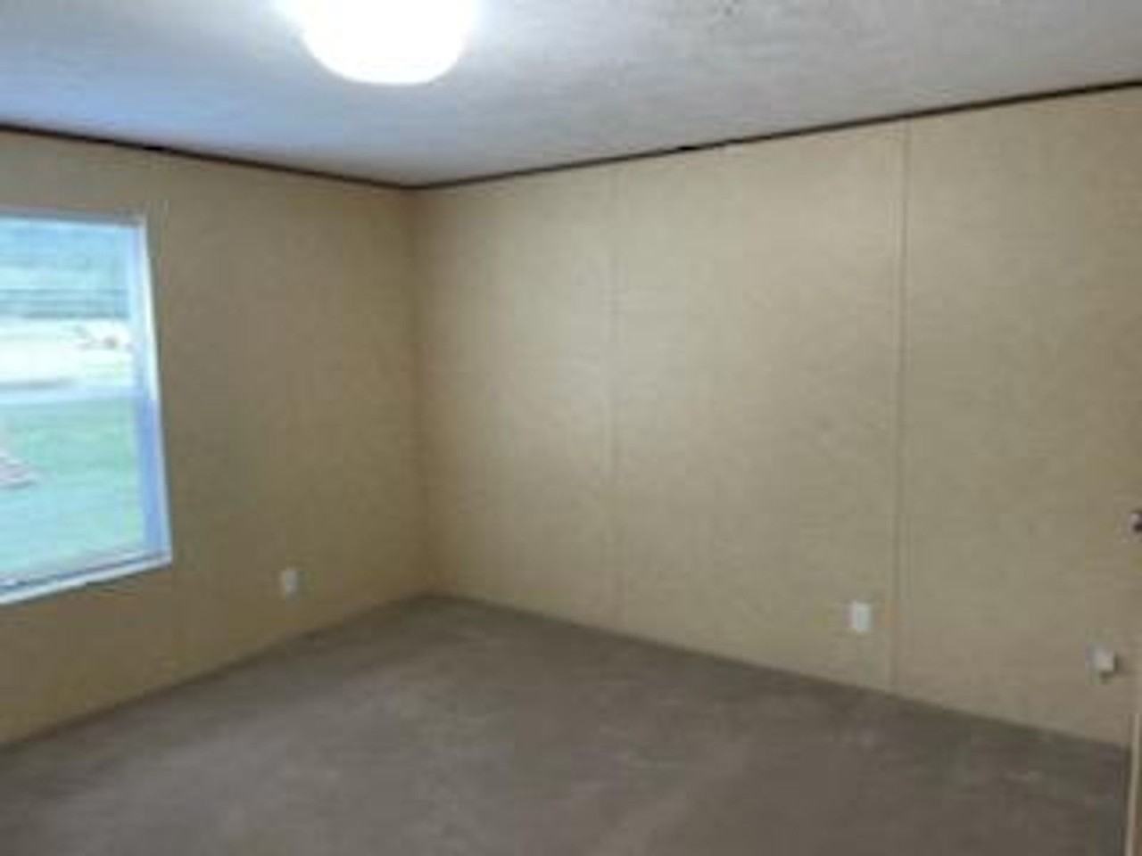 Dickinson Mobile Home Park - Photo 4 of 28
