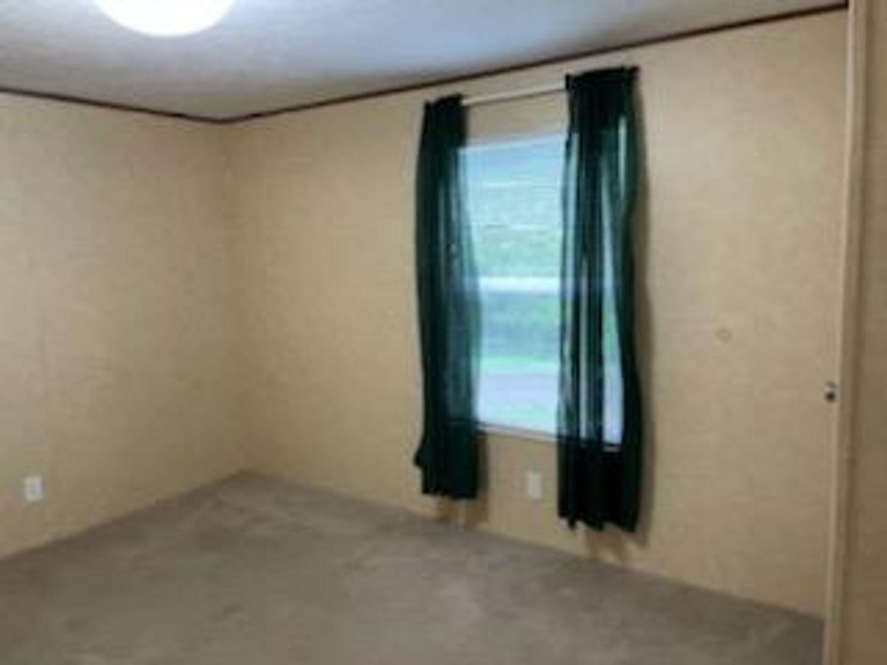 Dickinson Mobile Home Park - Photo 6 of 28