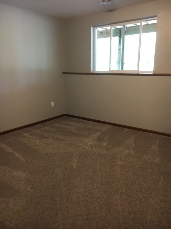 Sisters Court - Photo 5 of 27