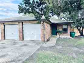 Spacious 3 Bed 2 Bath 2 car garage duplex Lago Vista - Photo 1 of 1