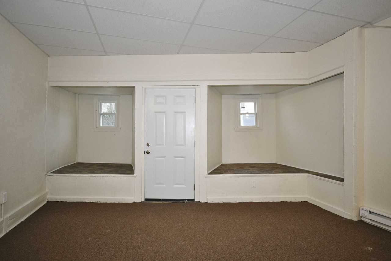 420 Grant Avenue - Photo 4 of 20