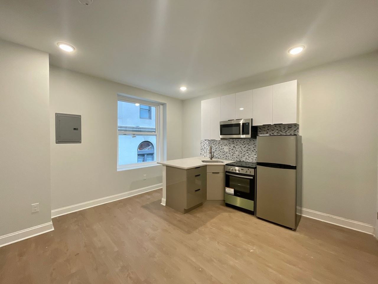 1322 Locust Street - GRNZ XI - Photo 2 of 13