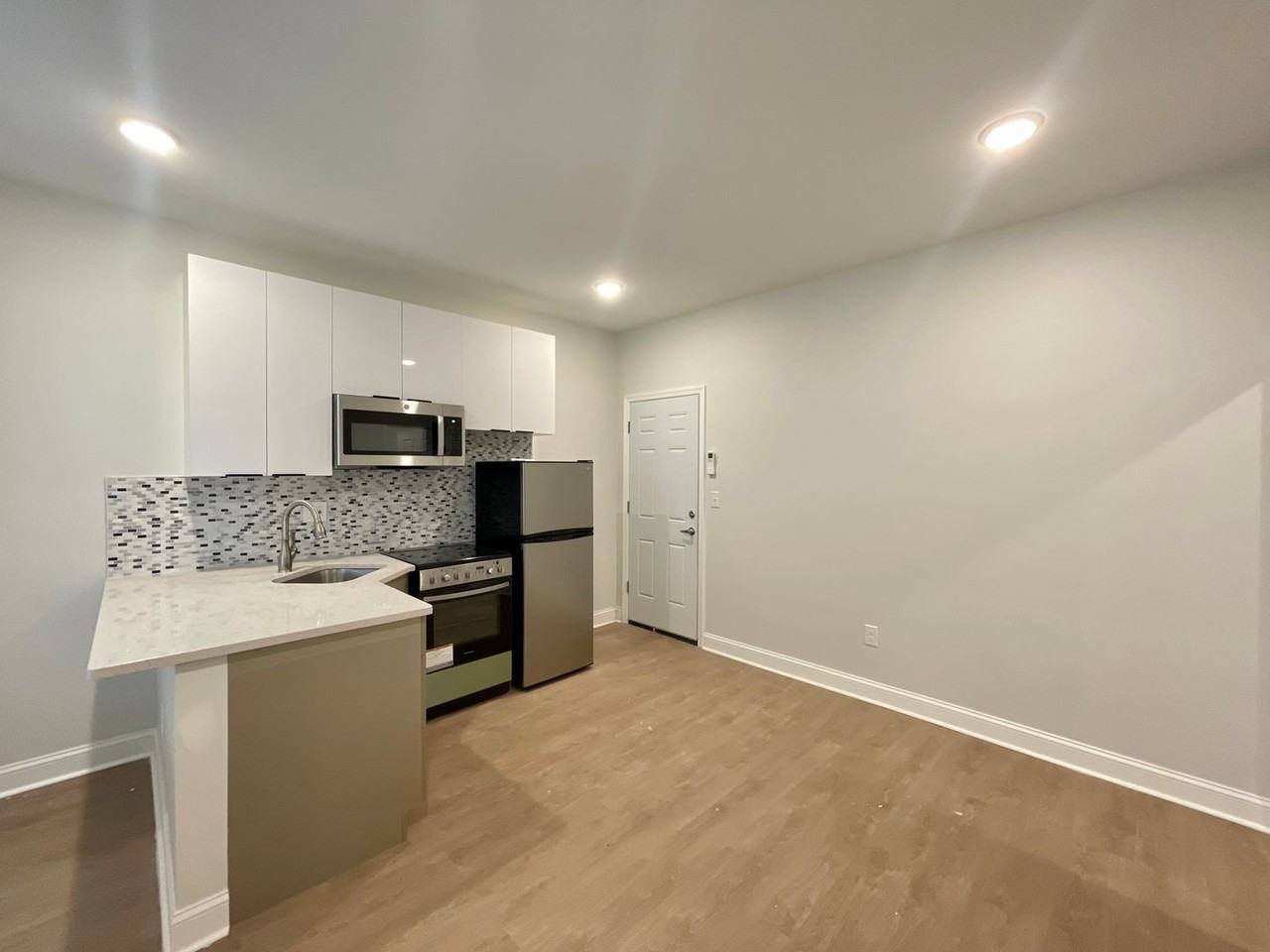 1322 Locust Street - GRNZ XI - Photo 4 of 13