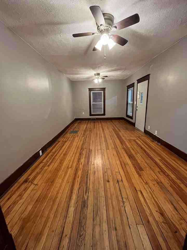 1105 Peach - Photo 2 of 10