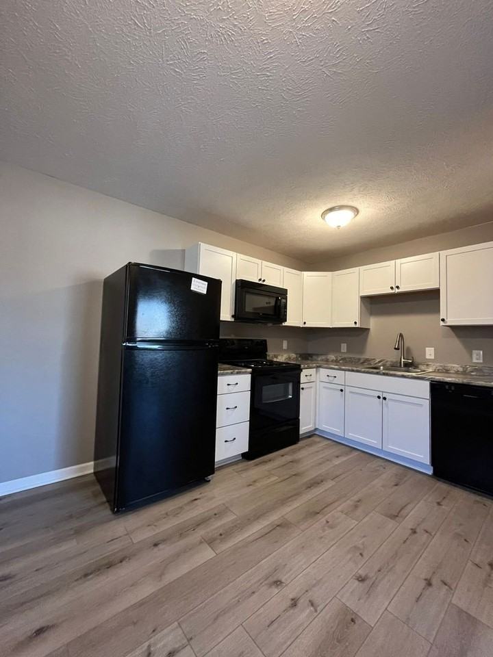 1119 A - Photo 3 of 9