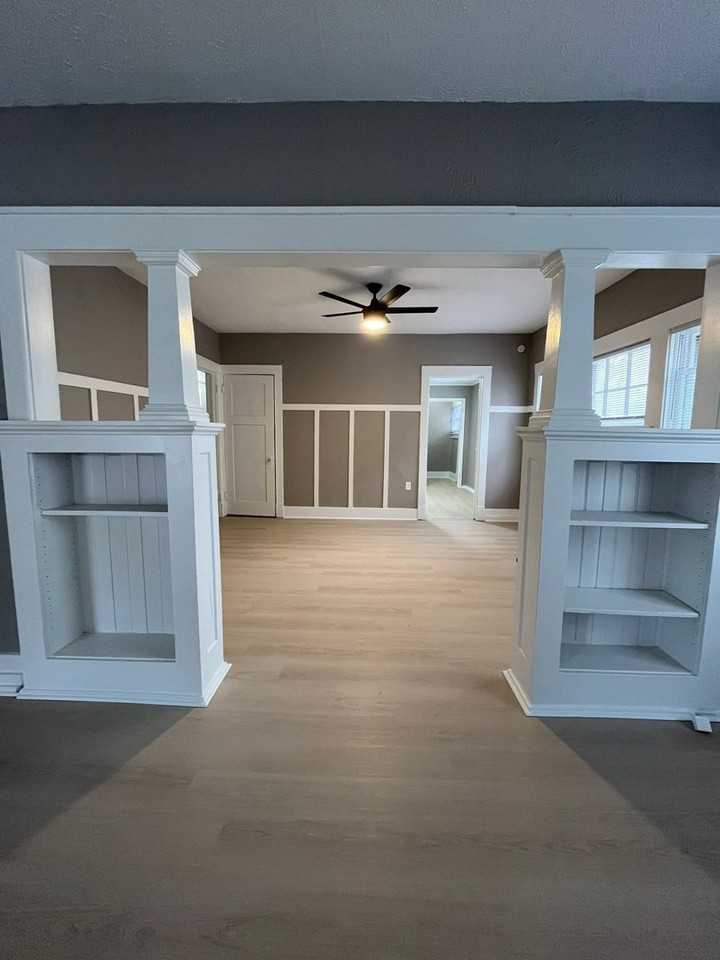 1979 South - Photo 2 of 12