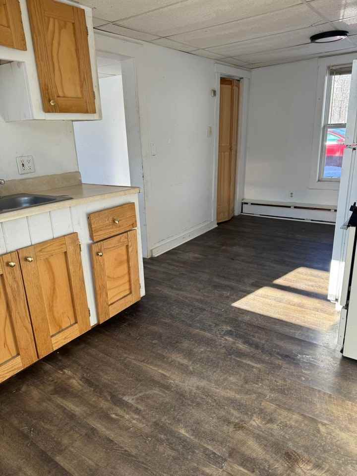 35 East High Street - Photo 2 of 7