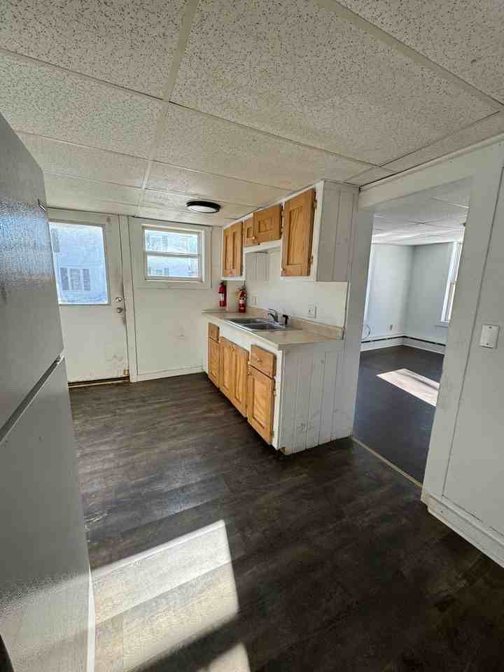 35 East High Street - Photo 3 of 7