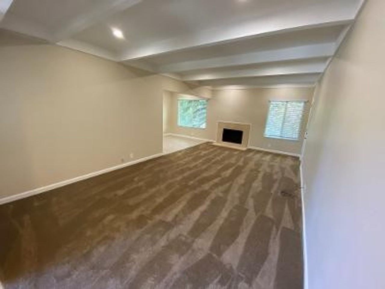 3549 Wildwood Ln - Photo 3 of 11