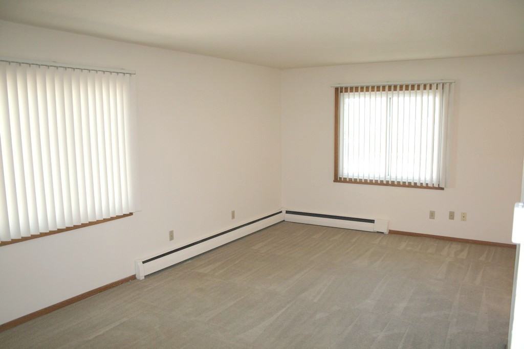 Premier Properties - 6629 - Photo 3 of 6