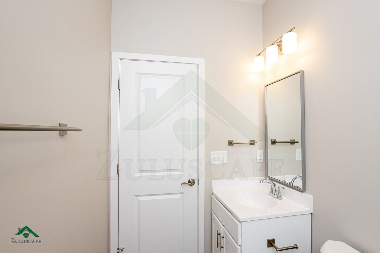 911  N. Plaza Boulevard - Photo 3 of 15